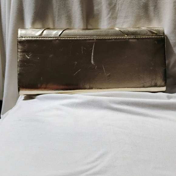 Call it Spring Clutch - Picture 4 of 4